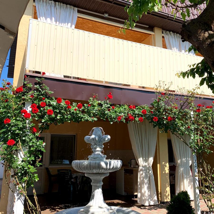 צ'ורנומורסק Guest House Santin מראה חיצוני תמונה