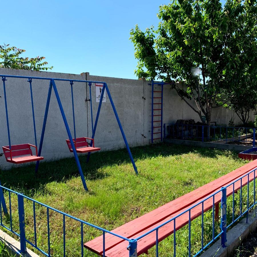 צ'ורנומורסק Guest House Santin מראה חיצוני תמונה