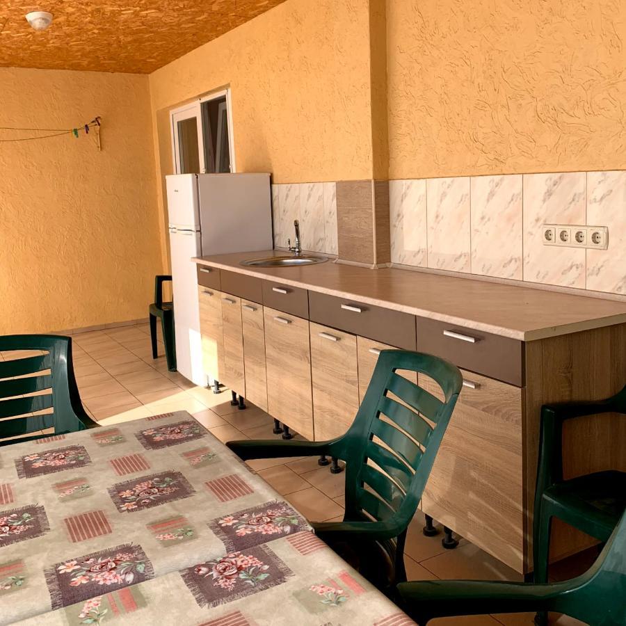 צ'ורנומורסק Guest House Santin מראה חיצוני תמונה