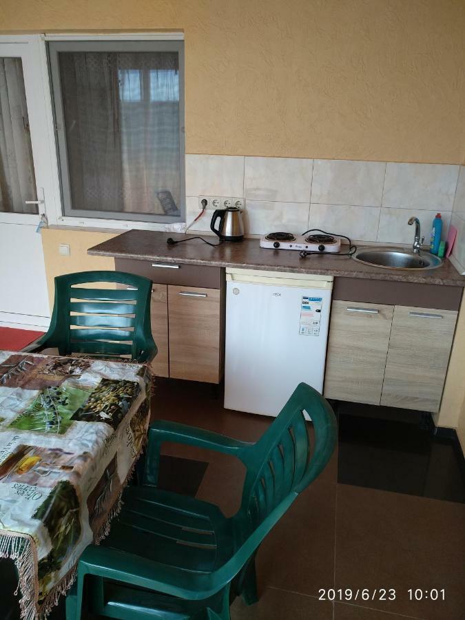 צ'ורנומורסק Guest House Santin מראה חיצוני תמונה